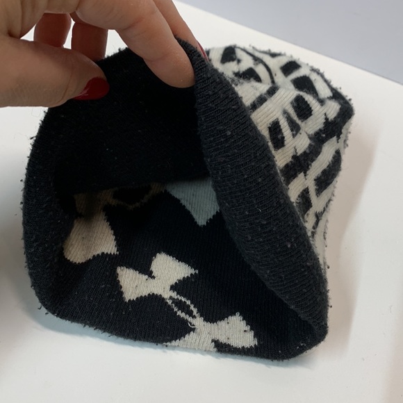 Boy’s Hat Under Armour GUC - Picture 3 of 6